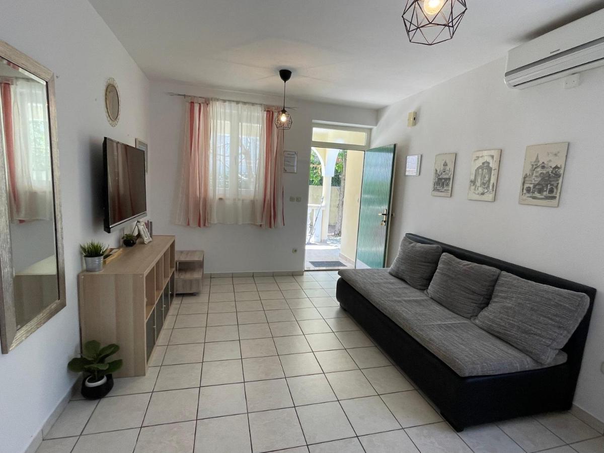 Apartments Antonija Punta Skala Next To Falkensteiner Resort Петркане Екстериор снимка