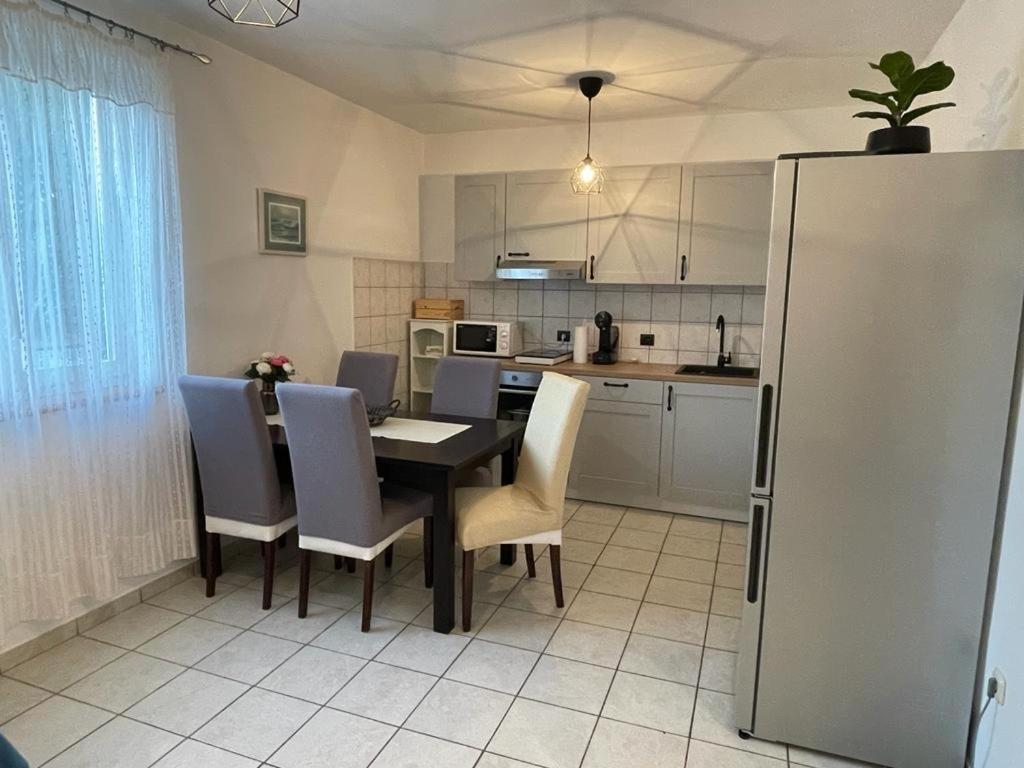 Apartments Antonija Punta Skala Next To Falkensteiner Resort Петркане Екстериор снимка