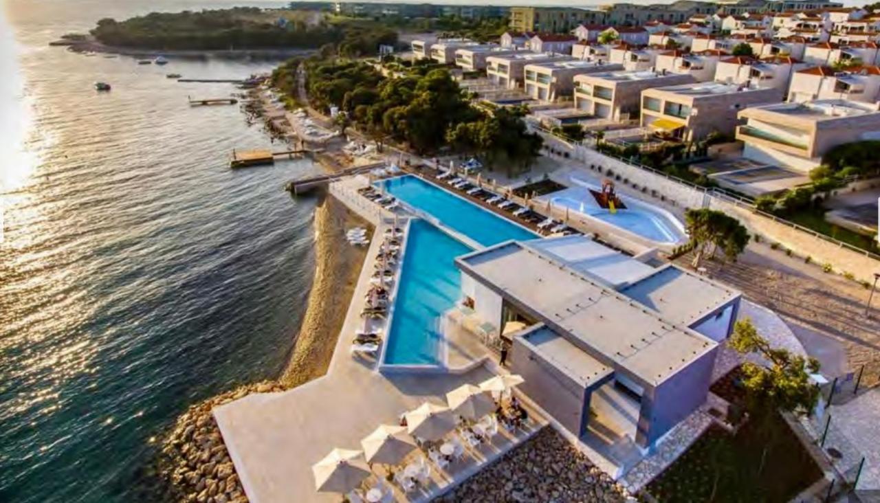 Apartments Antonija Punta Skala Next To Falkensteiner Resort Петркане Екстериор снимка