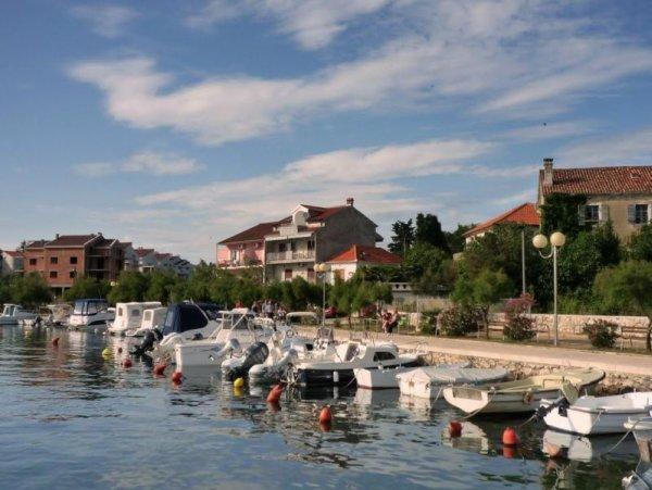 Apartments Antonija Punta Skala Next To Falkensteiner Resort Петркане Екстериор снимка