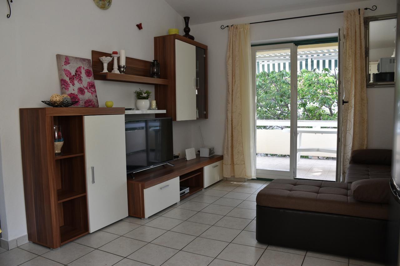 Apartments Antonija Punta Skala Next To Falkensteiner Resort Петркане Екстериор снимка