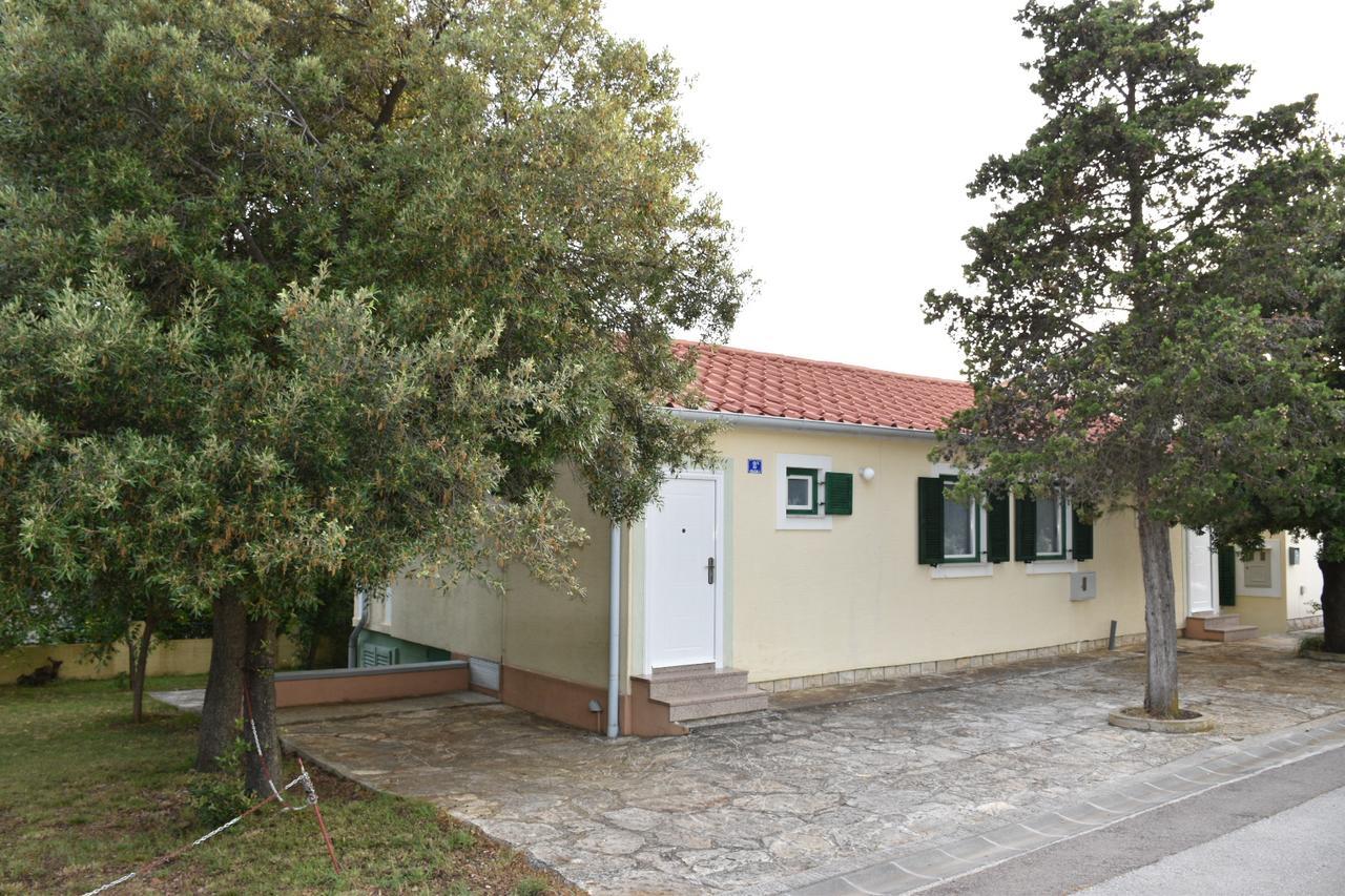 Apartments Antonija Punta Skala Next To Falkensteiner Resort Петркане Екстериор снимка