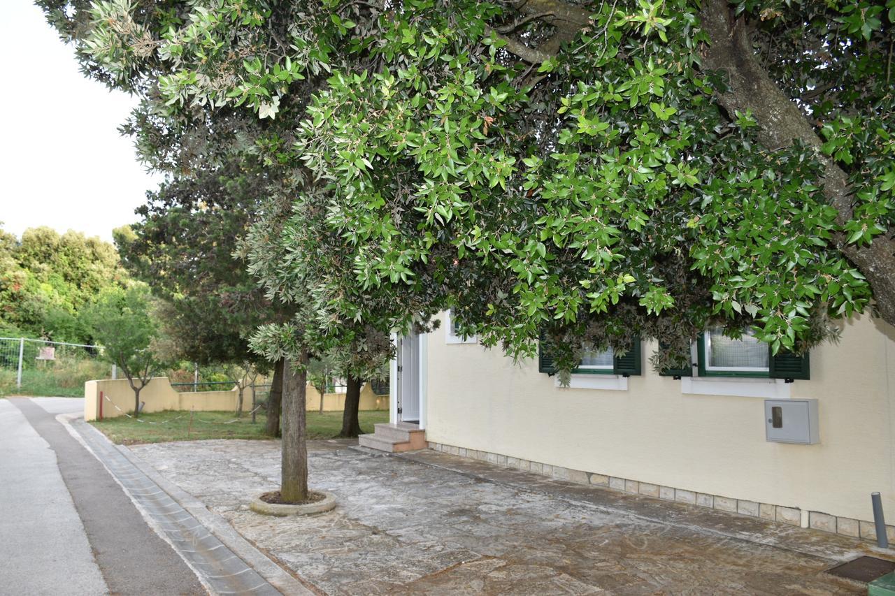Apartments Antonija Punta Skala Next To Falkensteiner Resort Петркане Екстериор снимка
