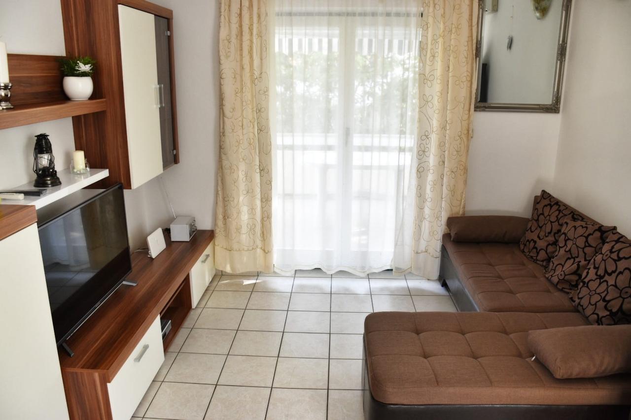 Apartments Antonija Punta Skala Next To Falkensteiner Resort Петркане Екстериор снимка